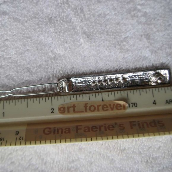 2 Goody Boutique Textured Metal Hair Barrettes Secure Back Clips Stay Tight Gold - Picture 3 of 15